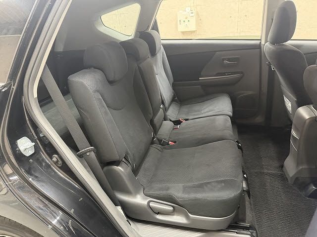 TOYOTA PRIUS ALPHA 2014 Image 31