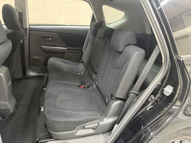 TOYOTA PRIUS ALPHA 2014 Image 31