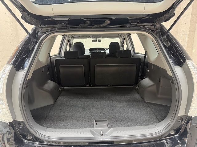 TOYOTA PRIUS ALPHA 2014 Image 31