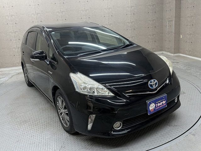 TOYOTA PRIUS ALPHA 2014 Image 31