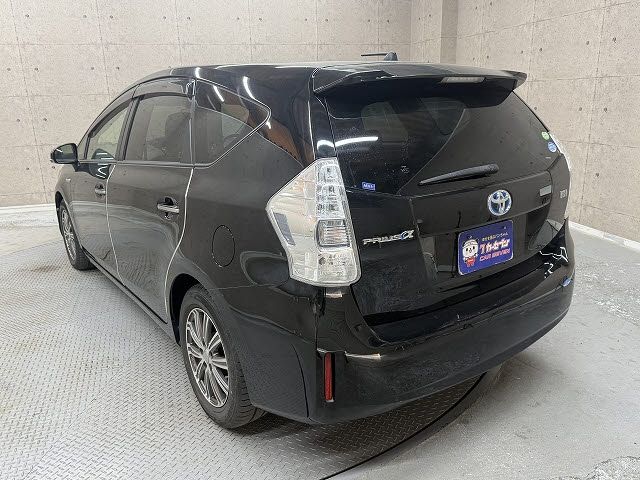 TOYOTA PRIUS ALPHA 2014 Image 31