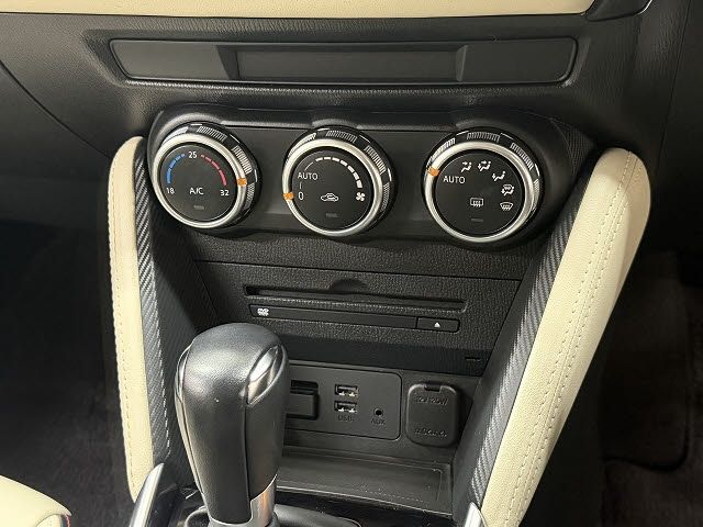 MAZDA DEMIO 2015 Image 31