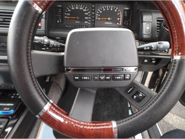 NISSAN CIMA 1990 Image 31