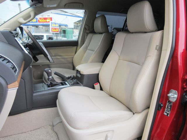 TOYOTA LANDCRUISER PRADO 2023 Image 31