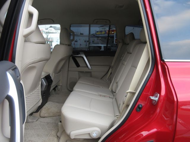 TOYOTA LANDCRUISER PRADO 2023 Image 31