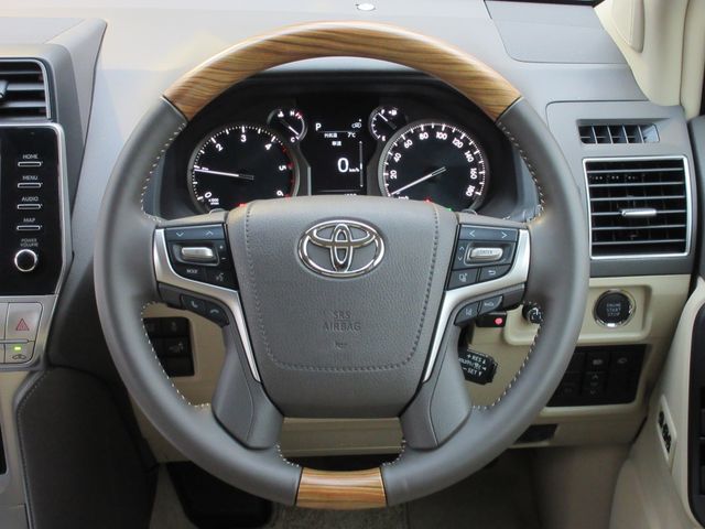 TOYOTA LANDCRUISER PRADO 2023 Image 31