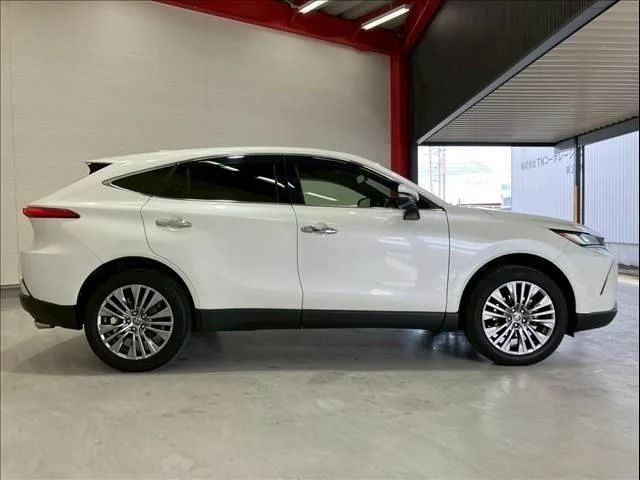 TOYOTA HARRIER 2WD 2022 Image 31