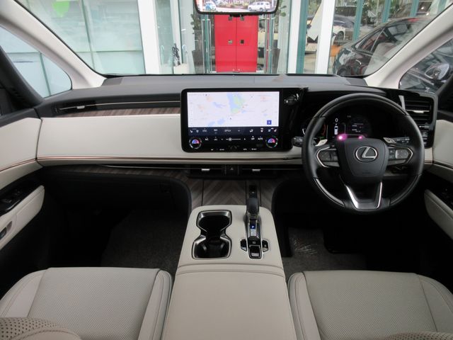 TOYOTA LEXUS LM500H 2024 Image 31