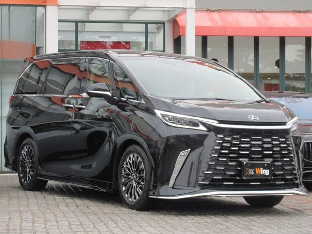 TOYOTA LEXUS LM500H 2024 Image 31