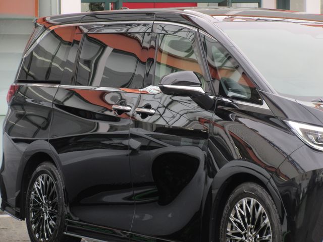 TOYOTA LEXUS LM500H 2024 Image 31