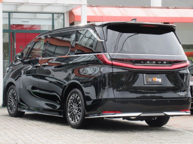 TOYOTA LEXUS LM500H 2024 Image 31