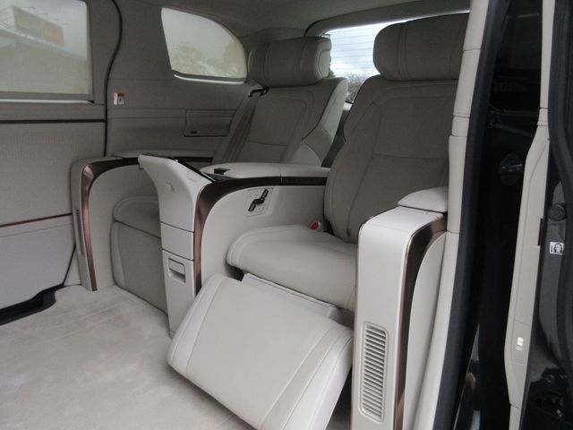 TOYOTA LEXUS LM500H 2024 Image 31