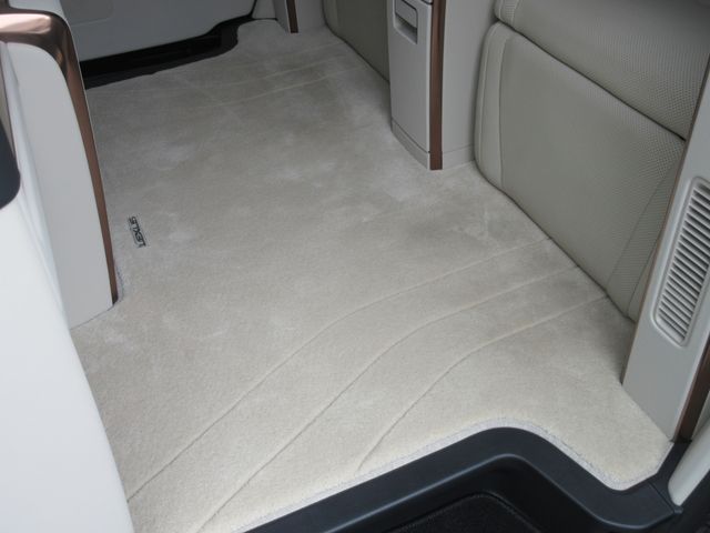 TOYOTA LEXUS LM500H 2024 Image 31