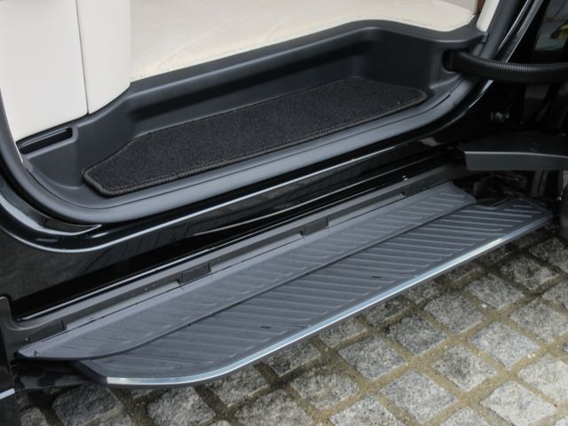 TOYOTA LEXUS LM500H 2024 Image 31