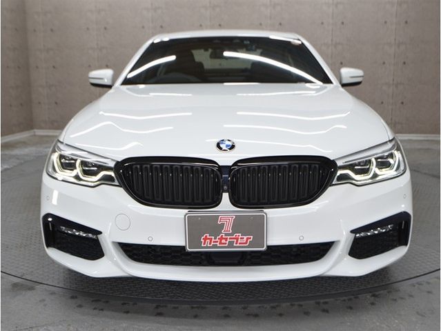 BMW 5SERIES SEDAN 2018 Image 31