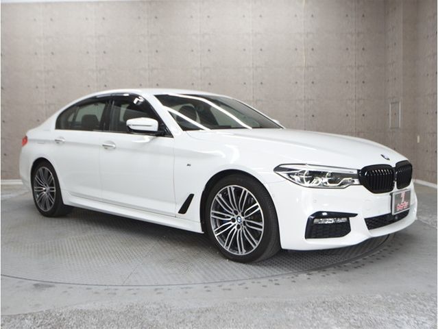 BMW 5SERIES SEDAN 2018 Image 31