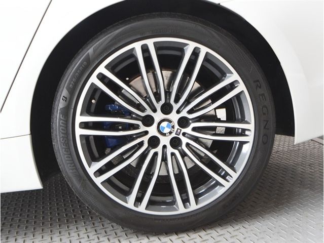 BMW 5SERIES SEDAN 2018 Image 31