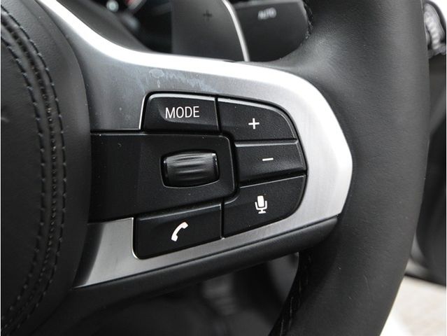 BMW 5SERIES SEDAN 2018 Image 31