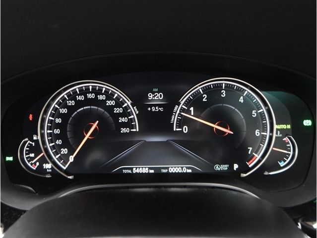 BMW 5SERIES SEDAN 2018 Image 31