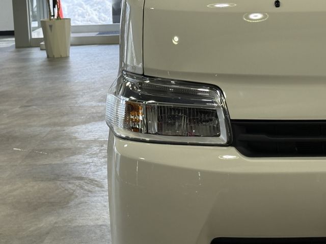 TOYOTA TOWNACE VAN 4WD 2025 Image 31