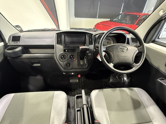 TOYOTA TOWNACE VAN 4WD 2025 Image 31
