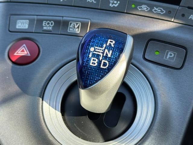 TOYOTA PRIUS 2014 Image 31