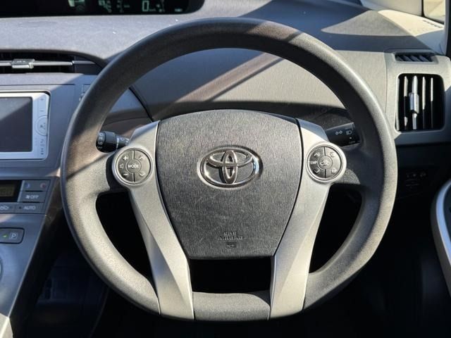 TOYOTA PRIUS 2014 Image 31