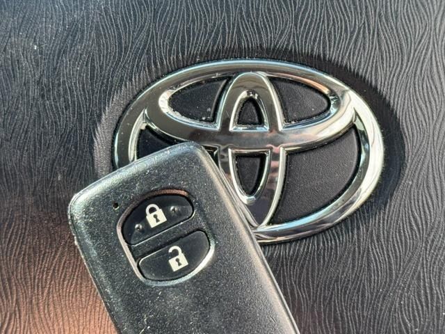 TOYOTA PRIUS 2014 Image 31