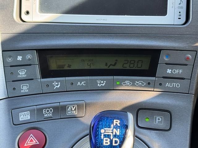 TOYOTA PRIUS 2014 Image 31