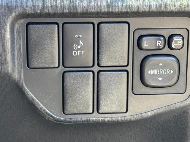 TOYOTA PRIUS 2014 Image 31