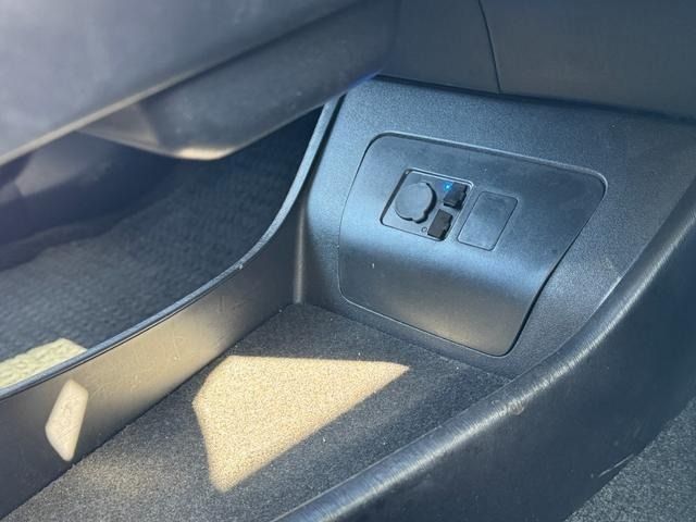 TOYOTA PRIUS 2014 Image 31