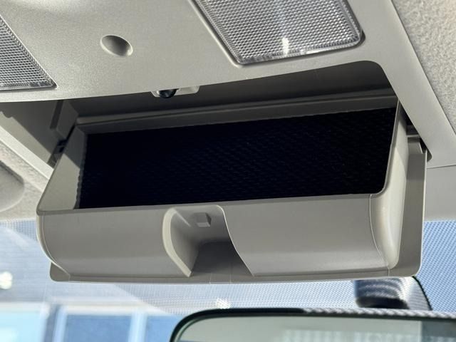 TOYOTA PRIUS 2014 Image 31