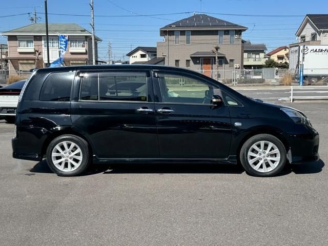 TOYOTA ISIS 2013 Image 31