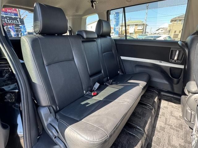 TOYOTA ISIS 2013 Image 31