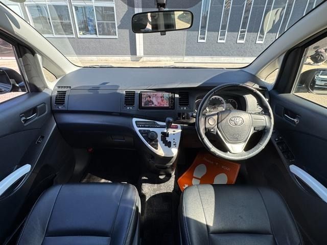 TOYOTA ISIS 2013 Image 31