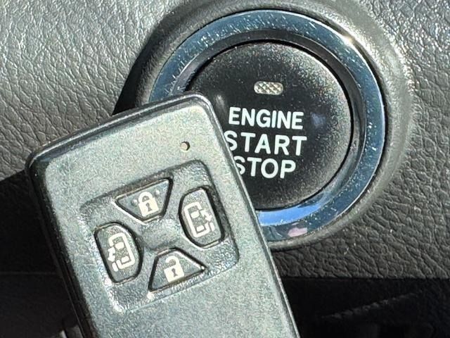 TOYOTA ISIS 2013 Image 31