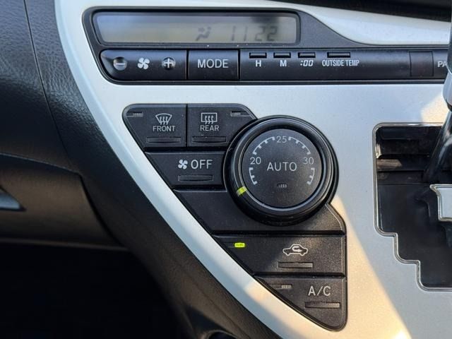 TOYOTA ISIS 2013 Image 31