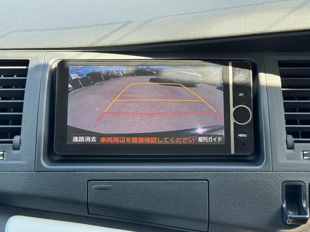 TOYOTA ISIS 2013 Image 31