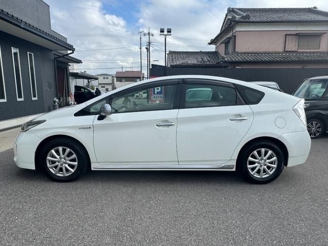 TOYOTA PRIUS 2013 Image 31