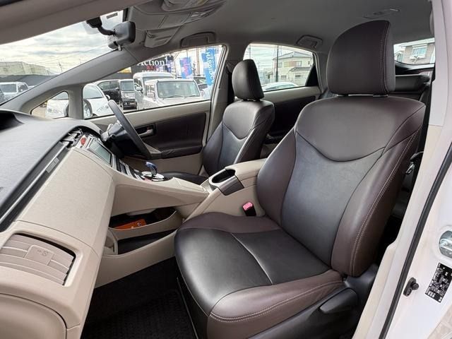 TOYOTA PRIUS 2013 Image 31