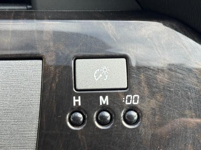 TOYOTA PRIUS 2013 Image 31