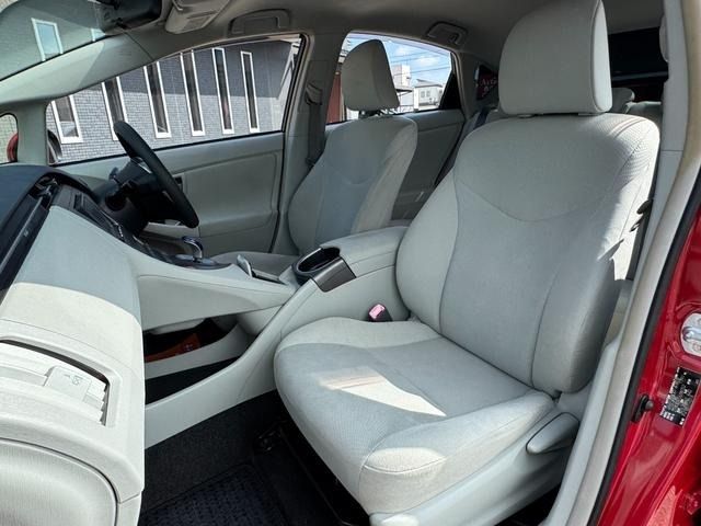 TOYOTA PRIUS 2012 Image 31