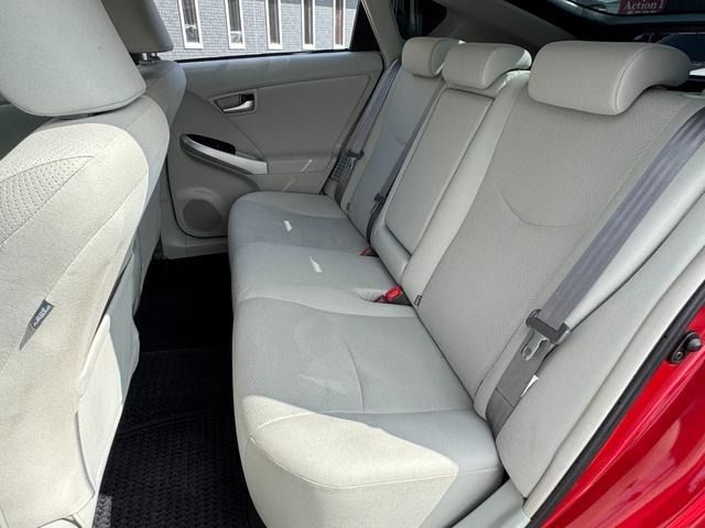 TOYOTA PRIUS 2012 Image 31