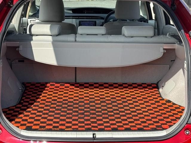 TOYOTA PRIUS 2012 Image 31