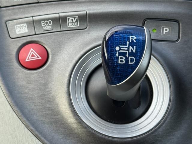 TOYOTA PRIUS 2012 Image 31