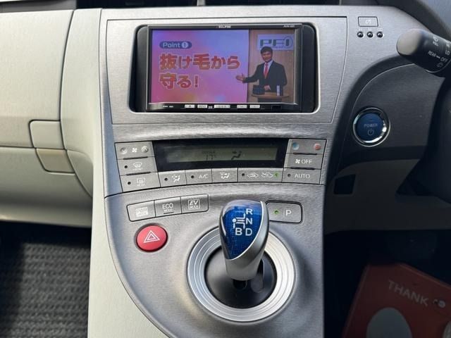 TOYOTA PRIUS 2012 Image 31