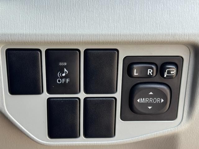 TOYOTA PRIUS 2012 Image 31