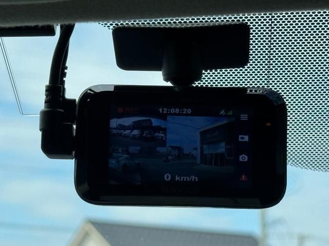 TOYOTA PRIUS 2012 Image 31