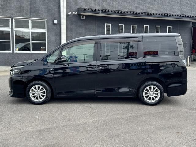 TOYOTA VOXY 2015 Image 31