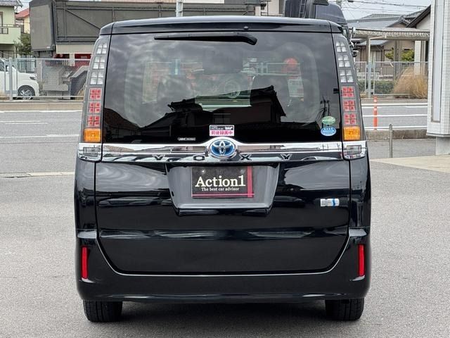 TOYOTA VOXY 2015 Image 31